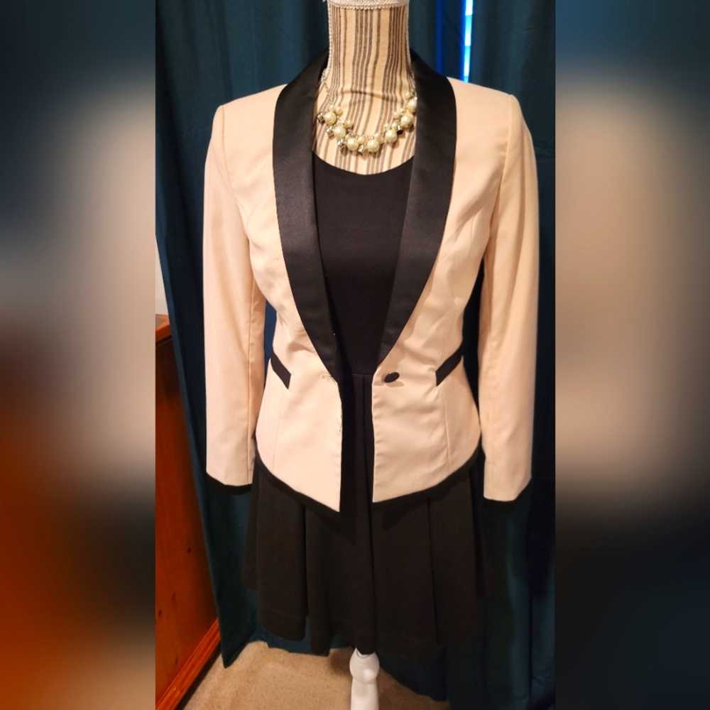 Blush tuxedo blazer